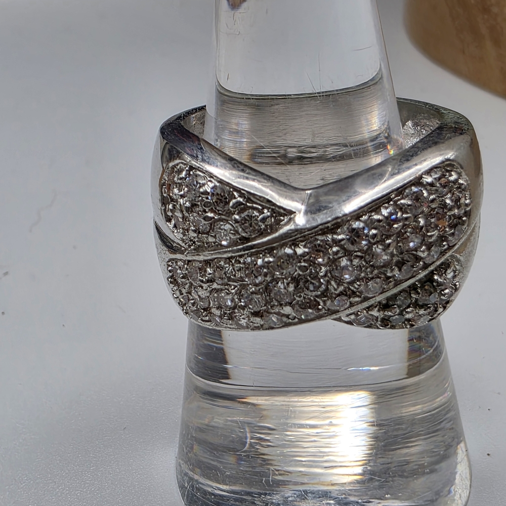 Elegant Silver Crystal Ring (934)